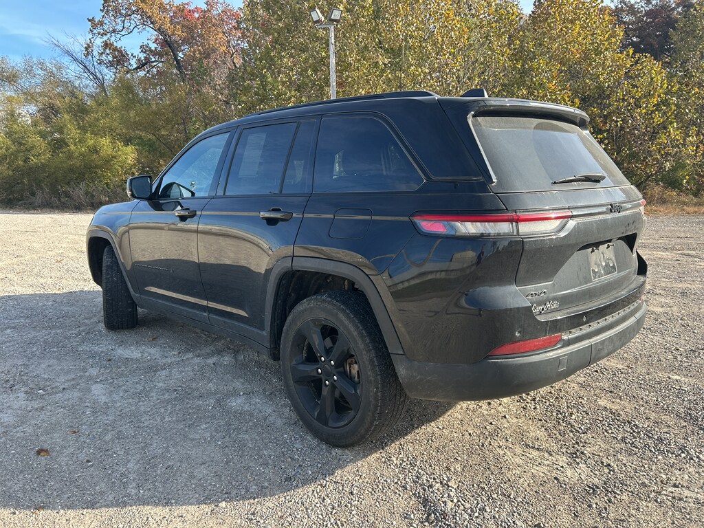 2023 Jeep Grand Cherokee Altitude photo 3