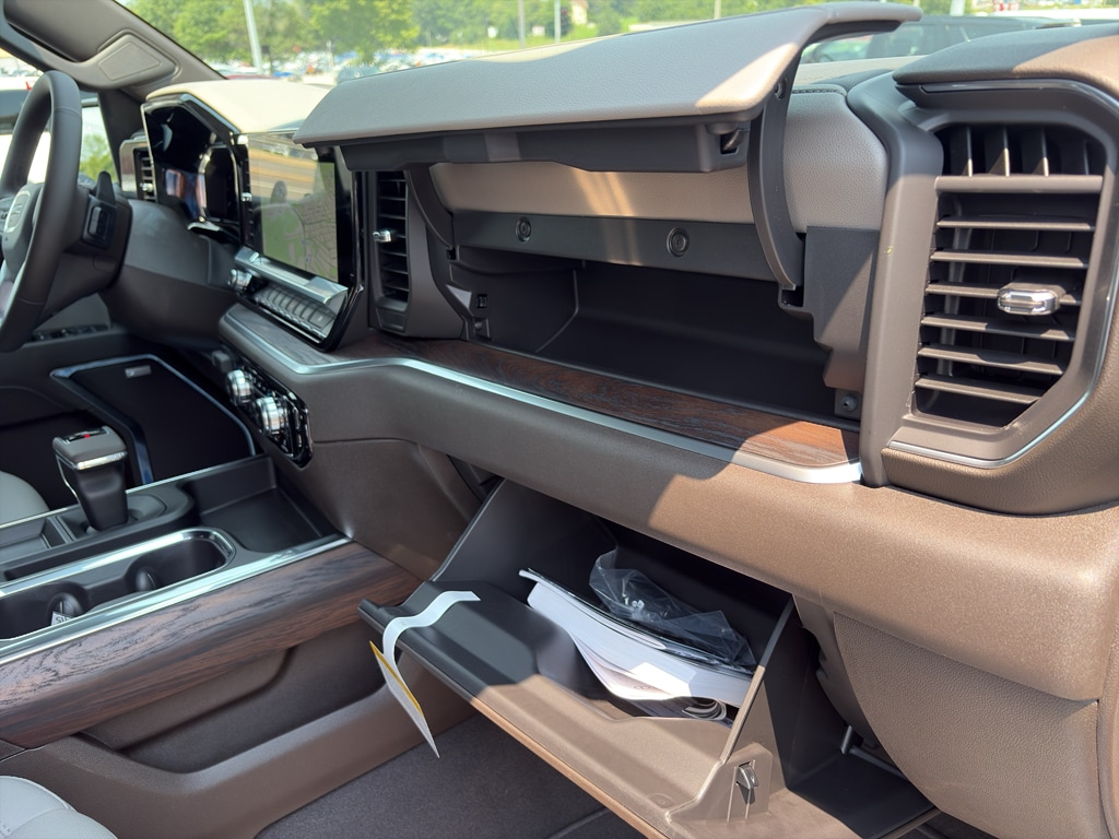 2026 GMC Sierra 1500 SLT - Photo 26