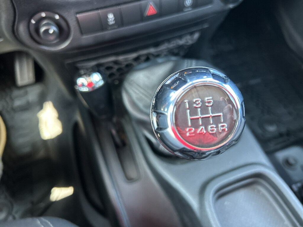 2017 Jeep Wrangler Unlimited Sahara - Photo 28
