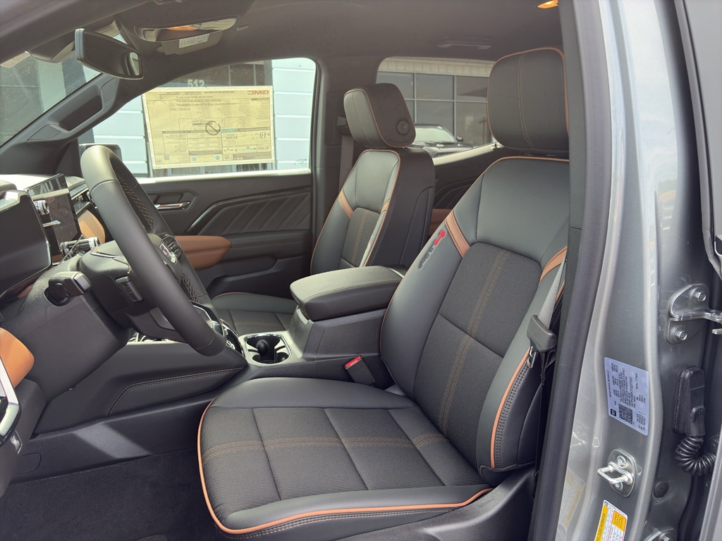 2026 GMC Canyon AT4 - Photo 10