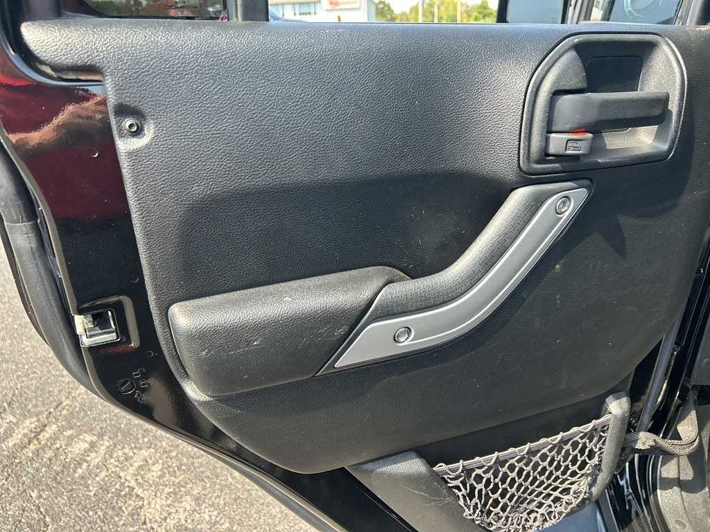 2017 Jeep Wrangler Unlimited Sahara - Photo 17