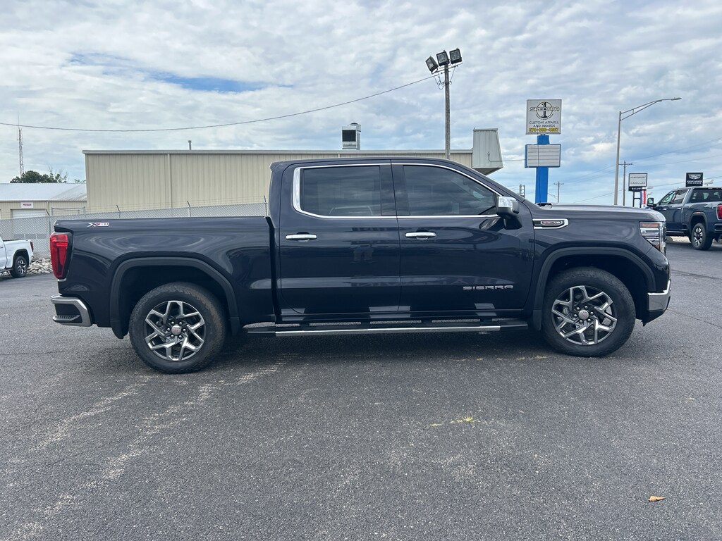 2023 GMC Sierra 1500 SLT - Photo 8