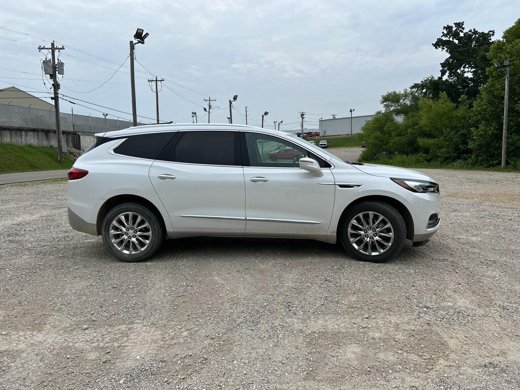 Used 2020 Buick Enclave Essence with VIN 5GAERBKWXLJ122793 for sale in Poplar Bluff, MO