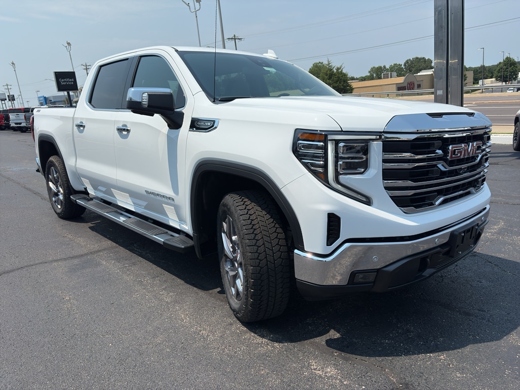 2026 GMC Sierra 1500 SLT - Photo 9