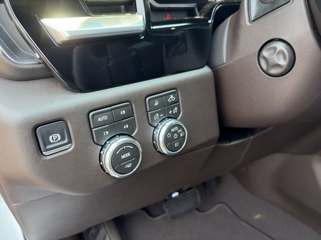 2026 GMC Sierra 1500 SLT - Photo 13