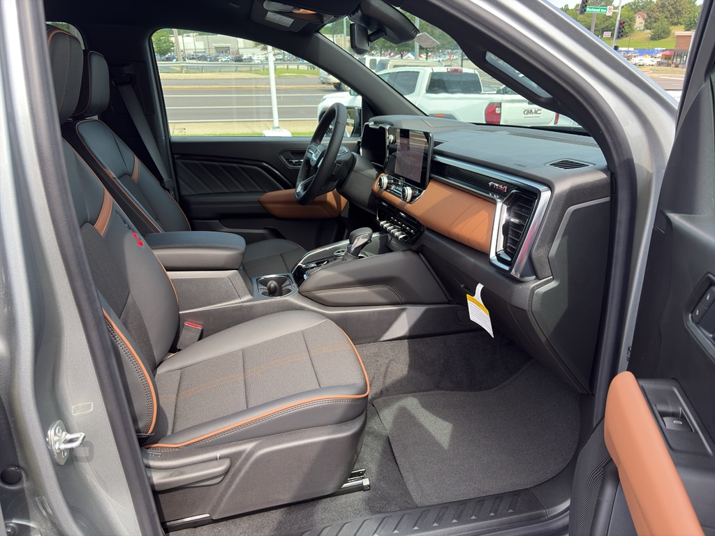 2026 GMC Canyon AT4 - Photo 25