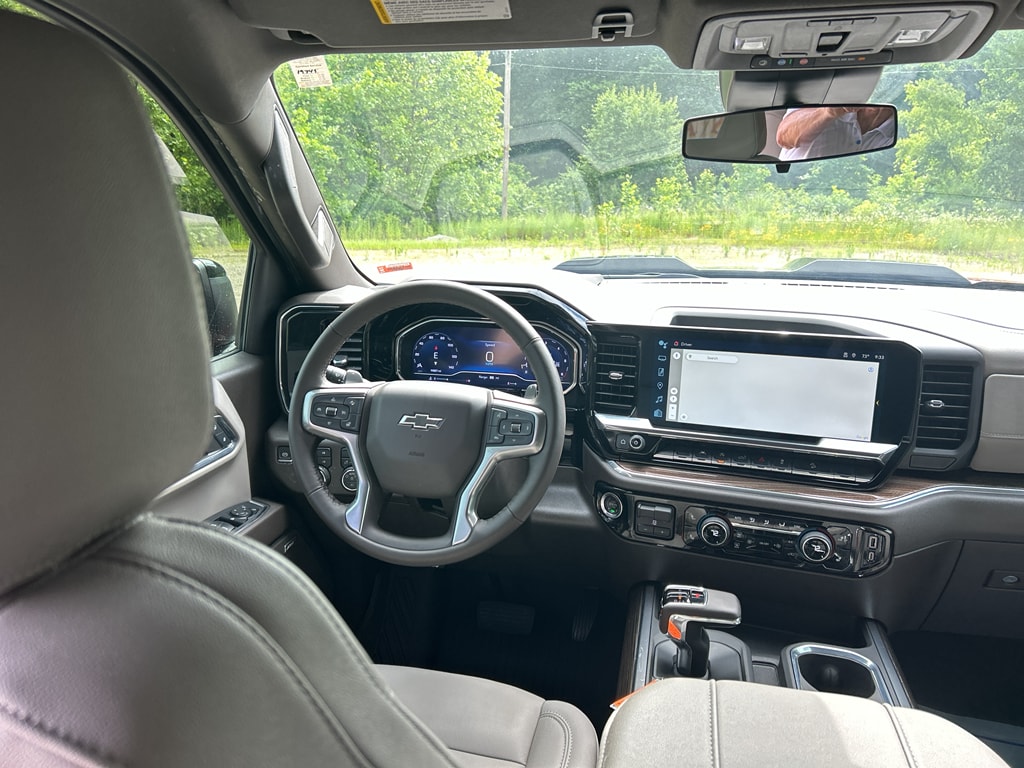 Used 2024 Chevrolet Silverado 1500 LT Trail Boss with VIN 3GCUDFED8RG463355 for sale in Poplar Bluff, MO