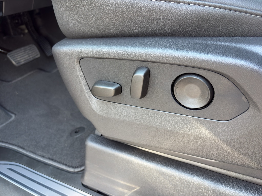 2026 GMC Sierra 1500 SLT - Photo 11