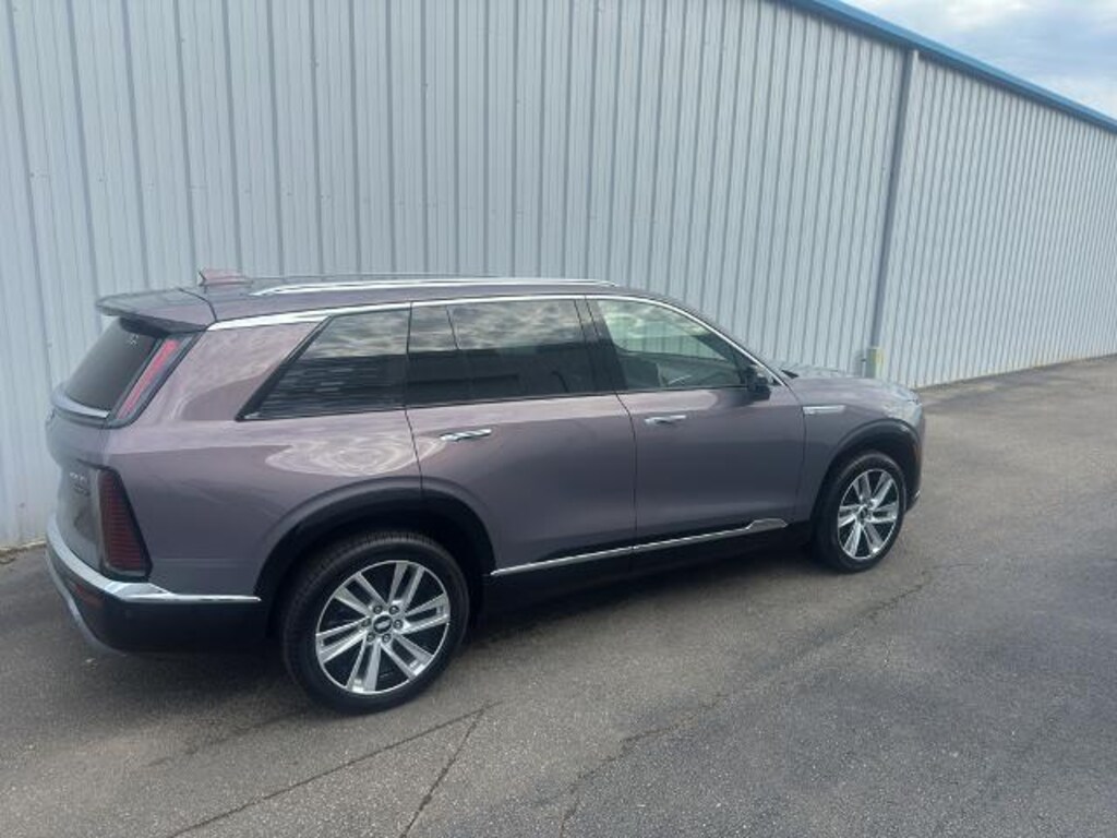 New 2026 CADILLAC VISTIQ Luxury SUV