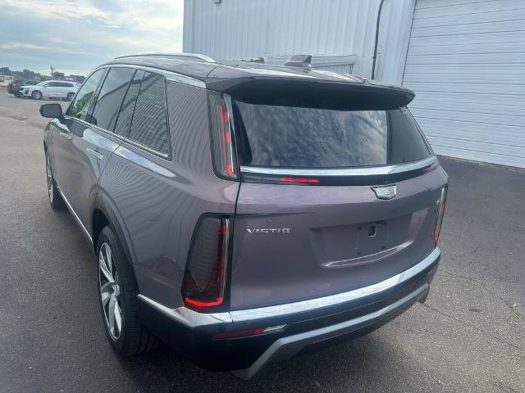 New 2026 CADILLAC VISTIQ Luxury SUV