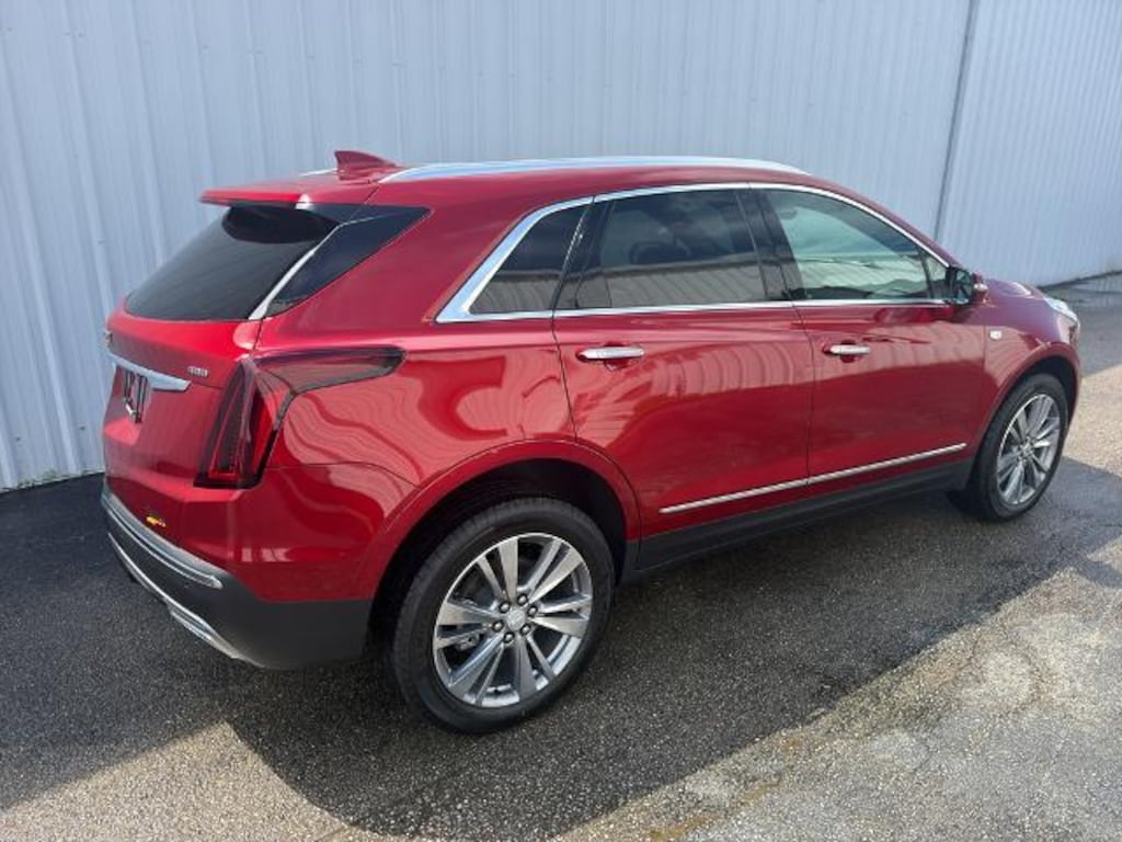 New 2026 CADILLAC XT5 Premium Luxury SUV