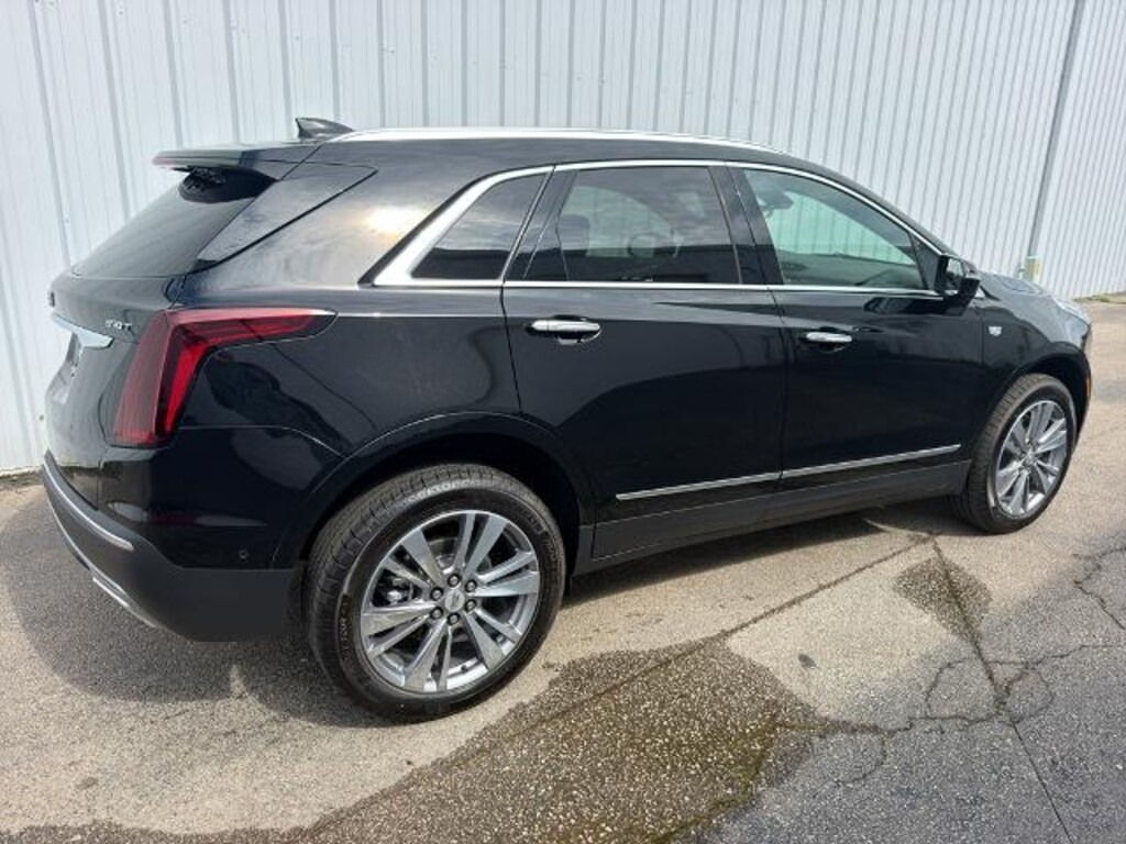 New 2026 CADILLAC XT5 Premium Luxury SUV