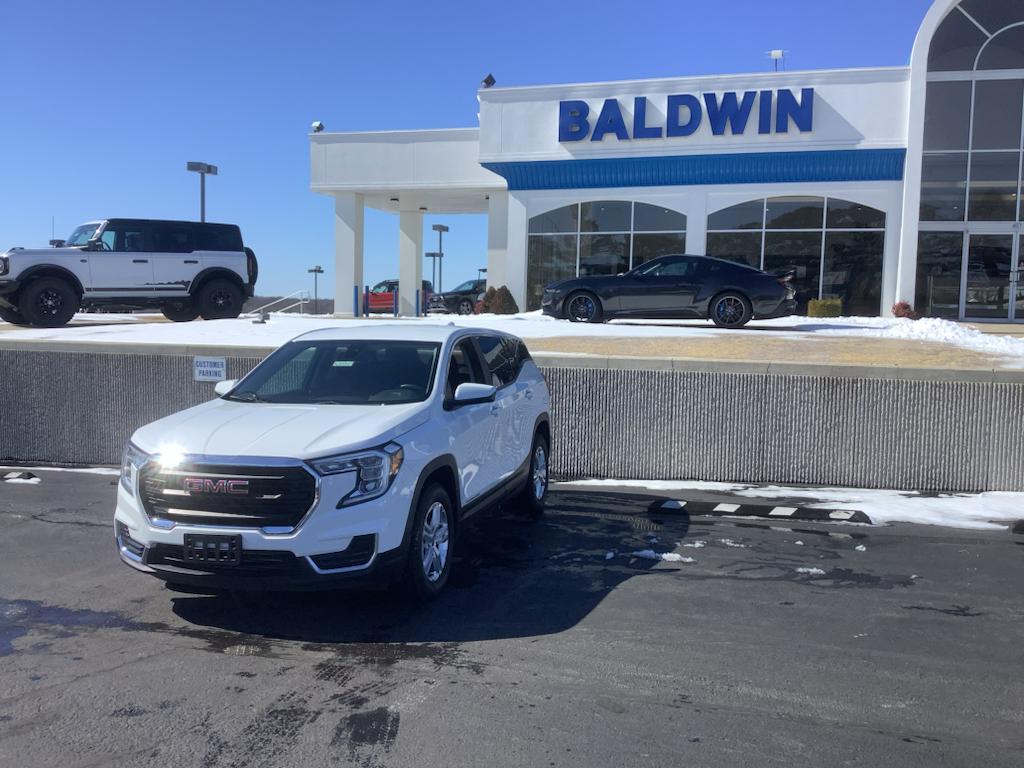 2024 Gmc Terrain SLE photo 3