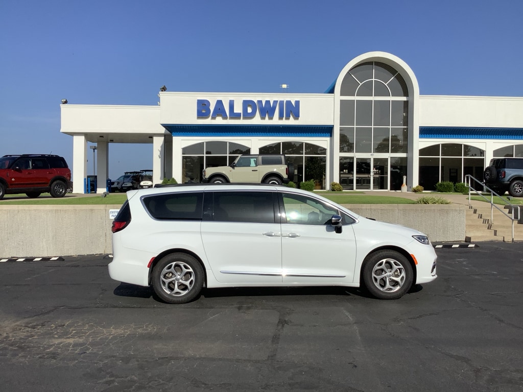 2023 Chrysler Pacifica Limited - Photo 8