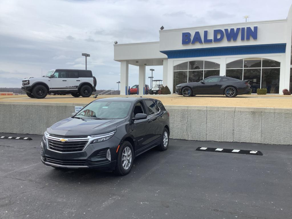 2022 Chevrolet Equinox LT photo 2