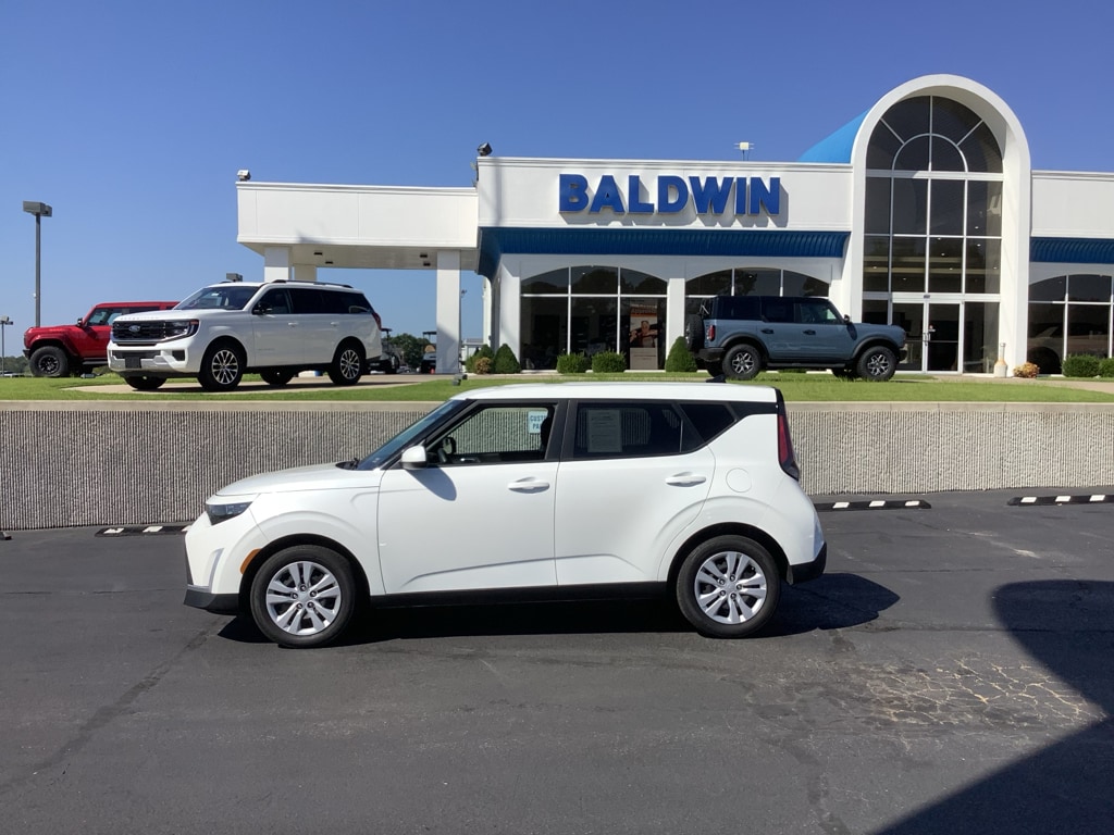 Used 2024 Kia Soul LX Hatchback