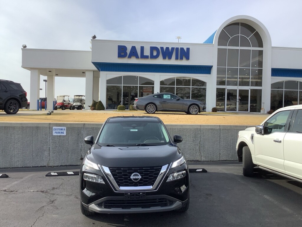 Used 2023 Nissan Rogue SV Sport Utility