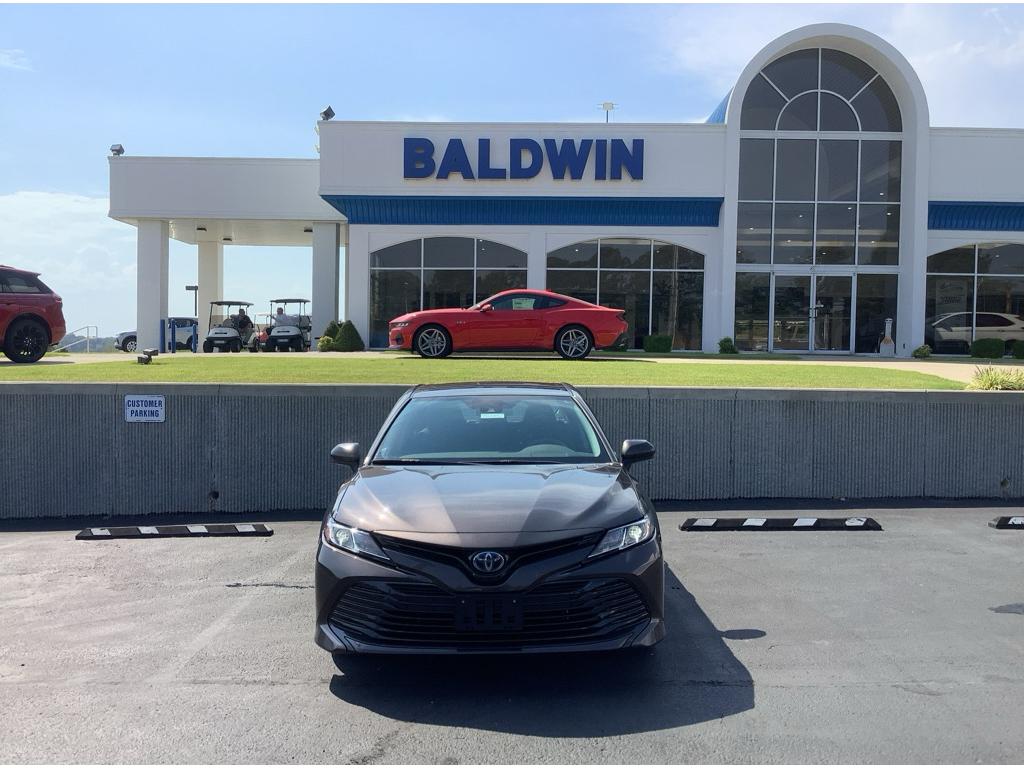 Used 2020 Toyota Camry LE with VIN 4T1C31AK8LU527884 for sale in Poplar Bluff, MO