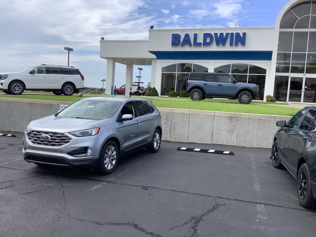 Used 2022 Ford Edge Titanium SUV