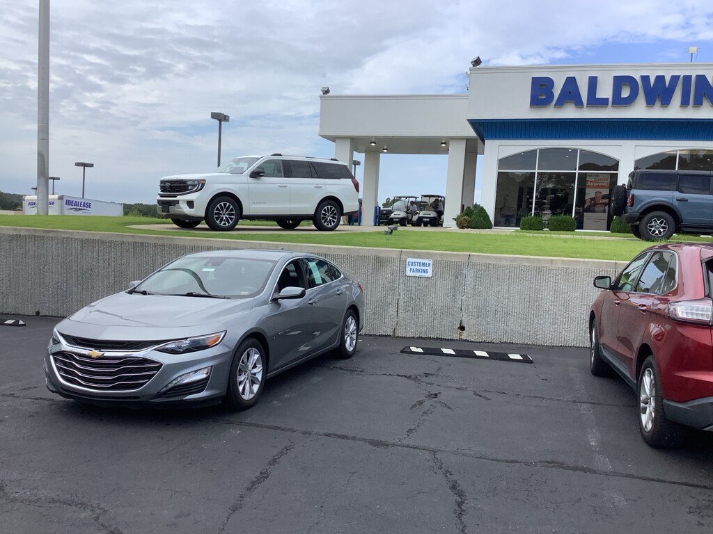 2023 Chevrolet Malibu 1LT photo 3