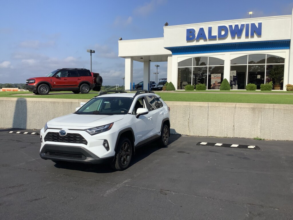 2023 Toyota RAV4 Hybrid photo 3