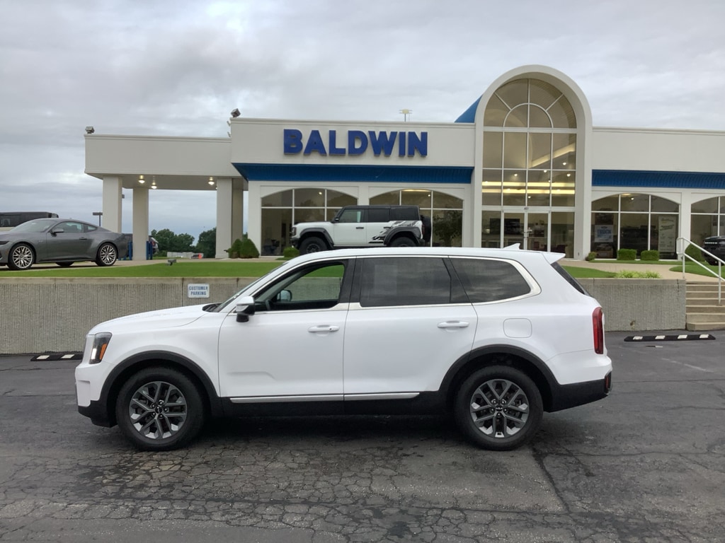 Used 2023 Kia Telluride LX Sport Utility
