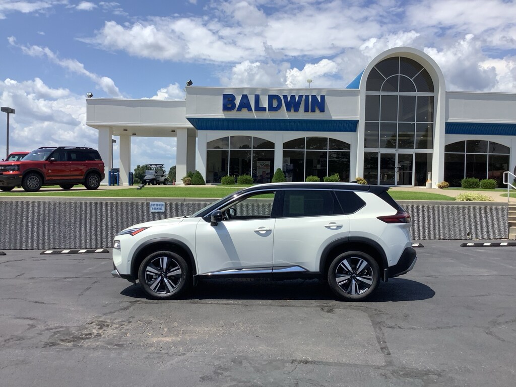 2023 Nissan Rogue Platinum photo 4