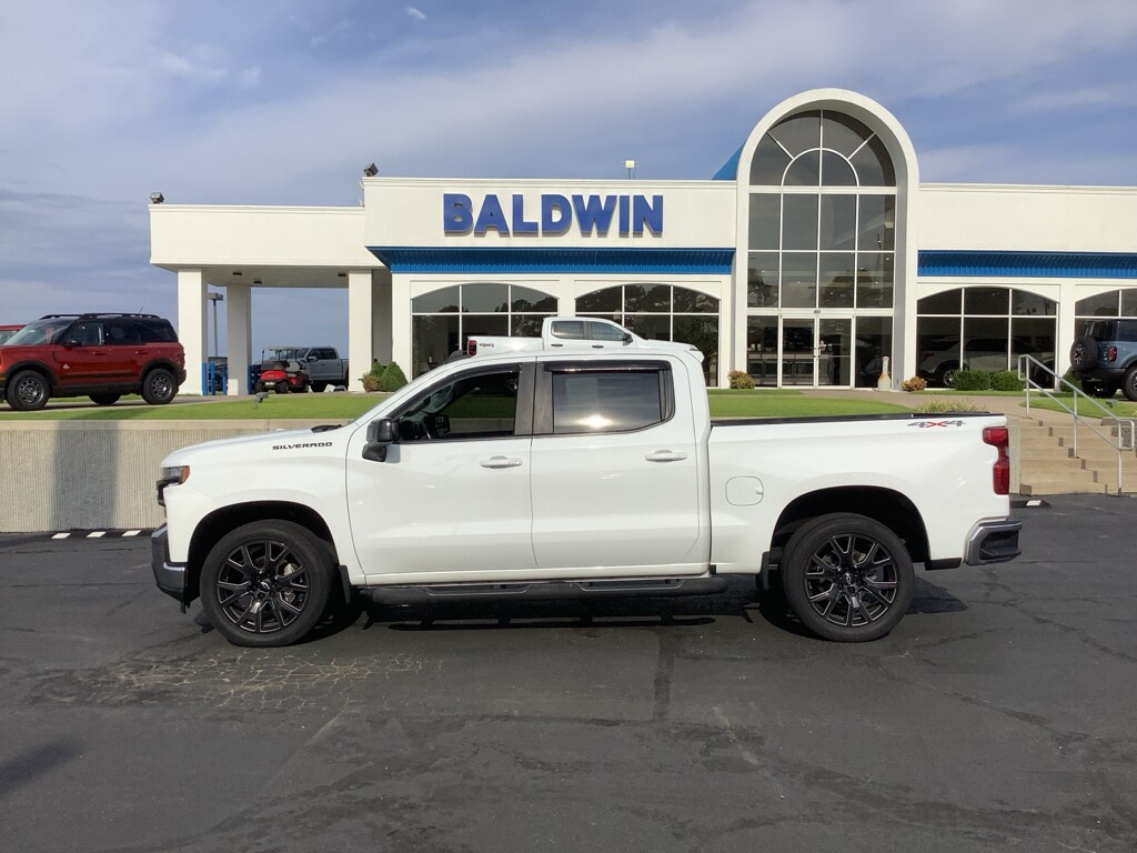 2022 Chevrolet Silverado 1500 LT photo 4