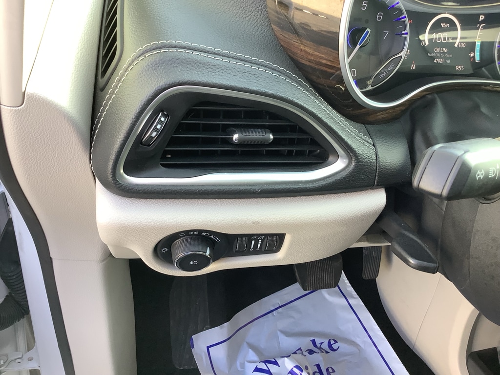 2023 Chrysler Pacifica Limited - Photo 14