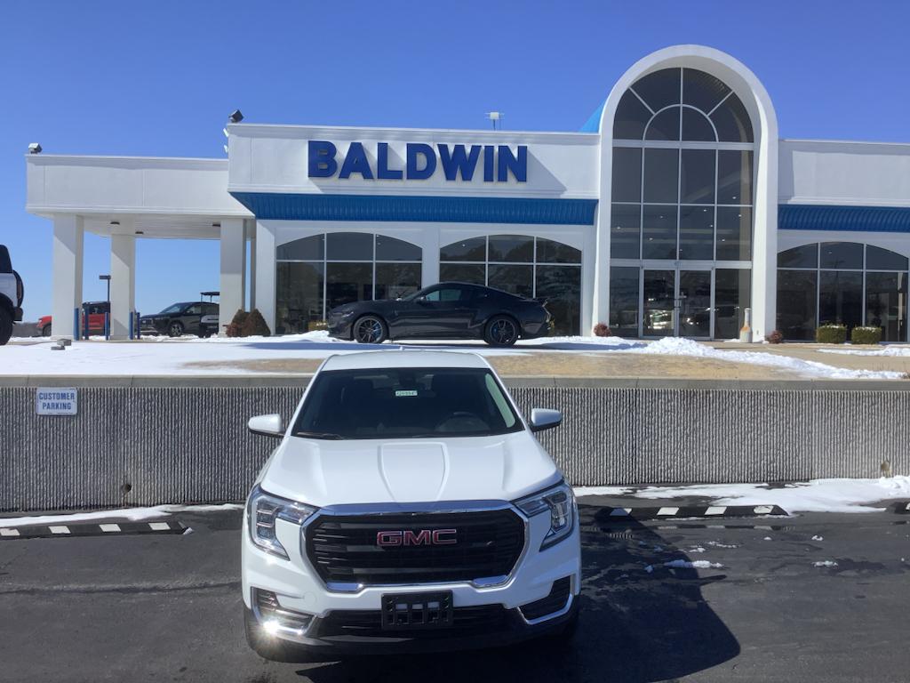 2024 Gmc Terrain SLE photo 2