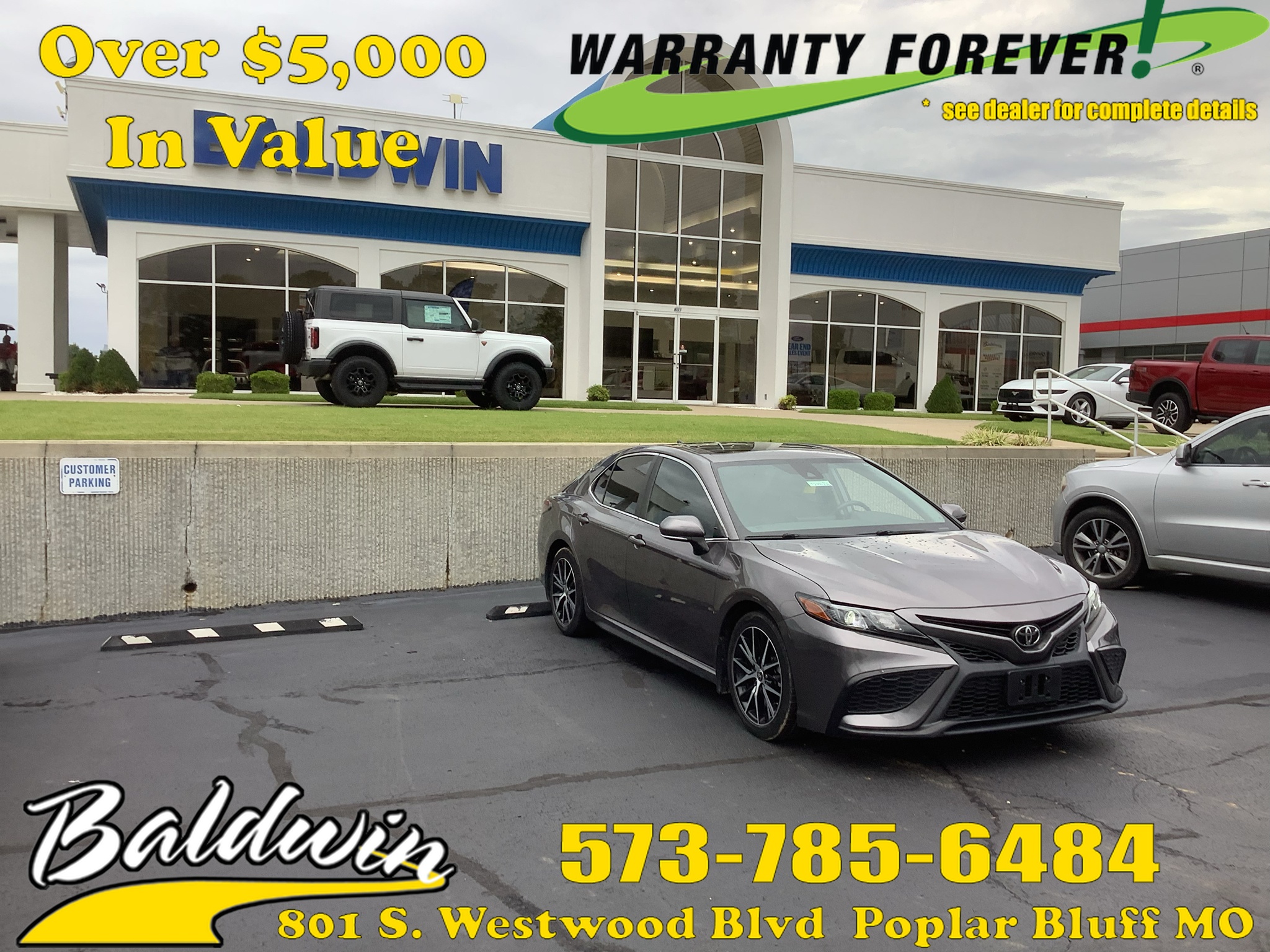 Used 2022 Toyota Camry SE with VIN 4T1T11AK0NU618771 for sale in Poplar Bluff, MO