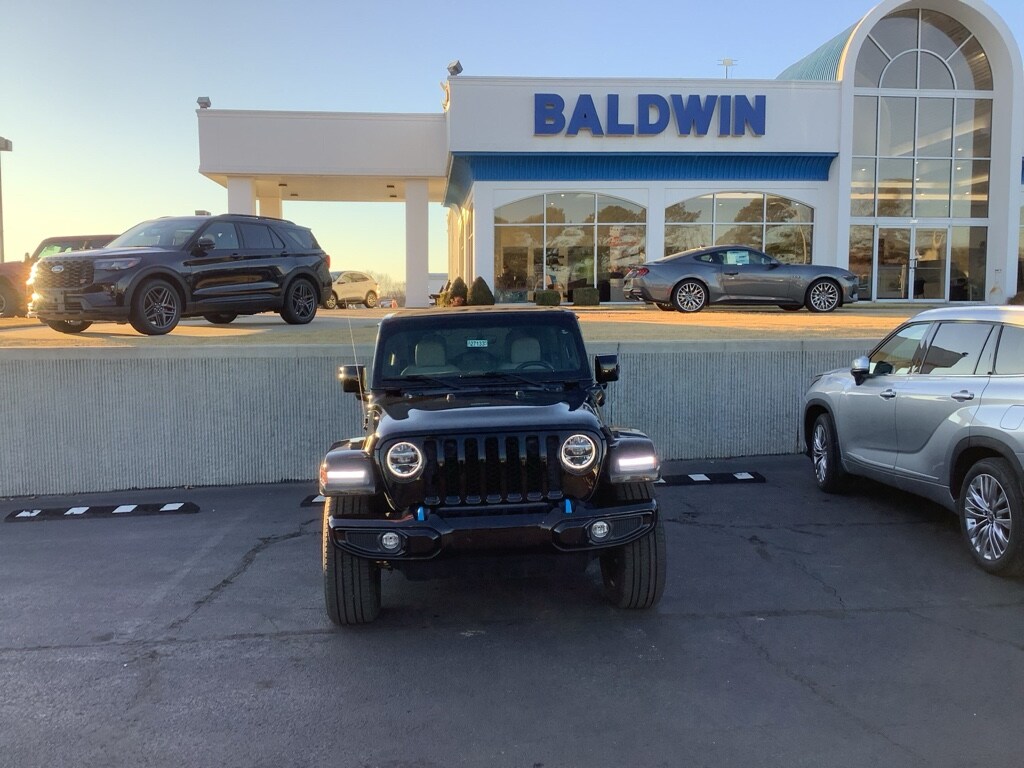 Used 2021 Jeep Wrangler Unlimited Sahara High Altitude SUV