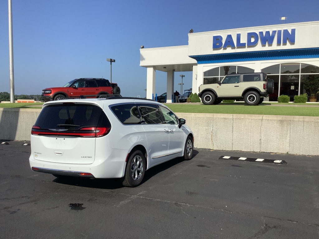 2023 Chrysler Pacifica Limited - Photo 7