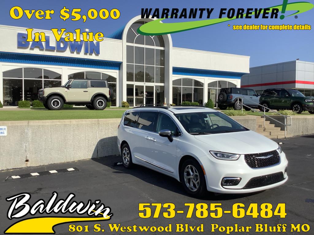 2023 Chrysler Pacifica Limited's photo