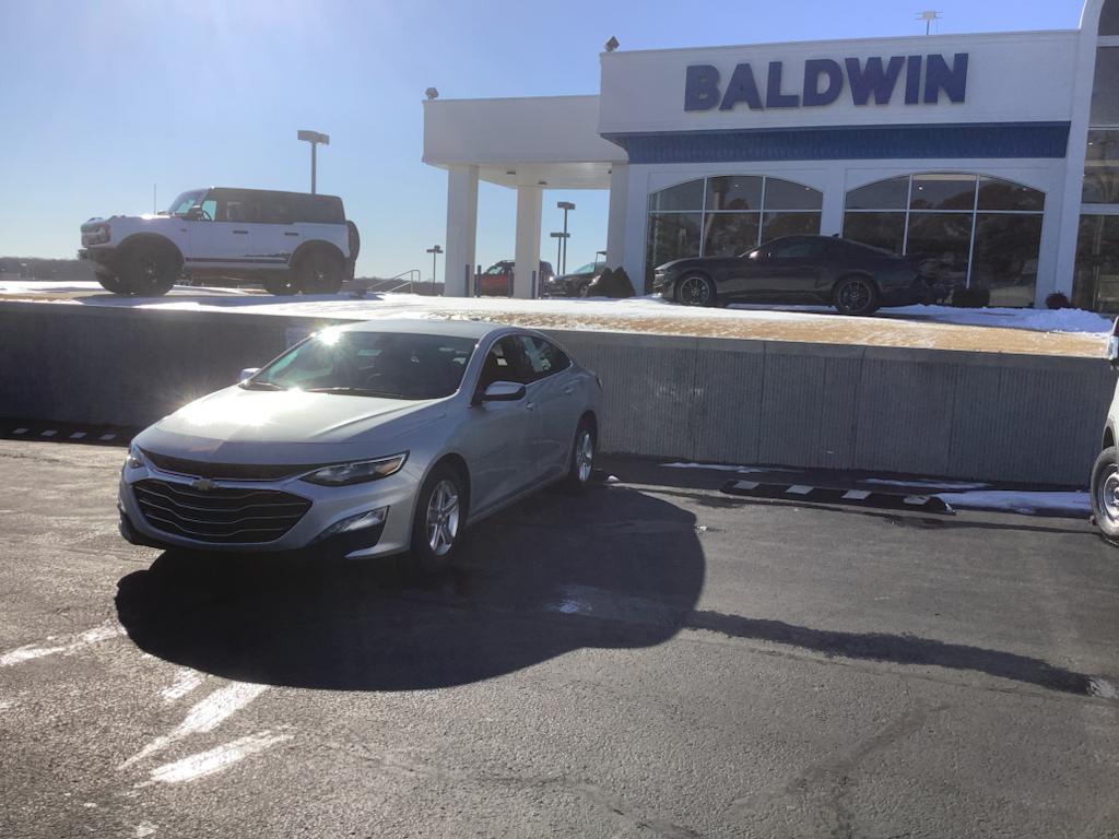 2022 Chevrolet Malibu 1LT photo 3