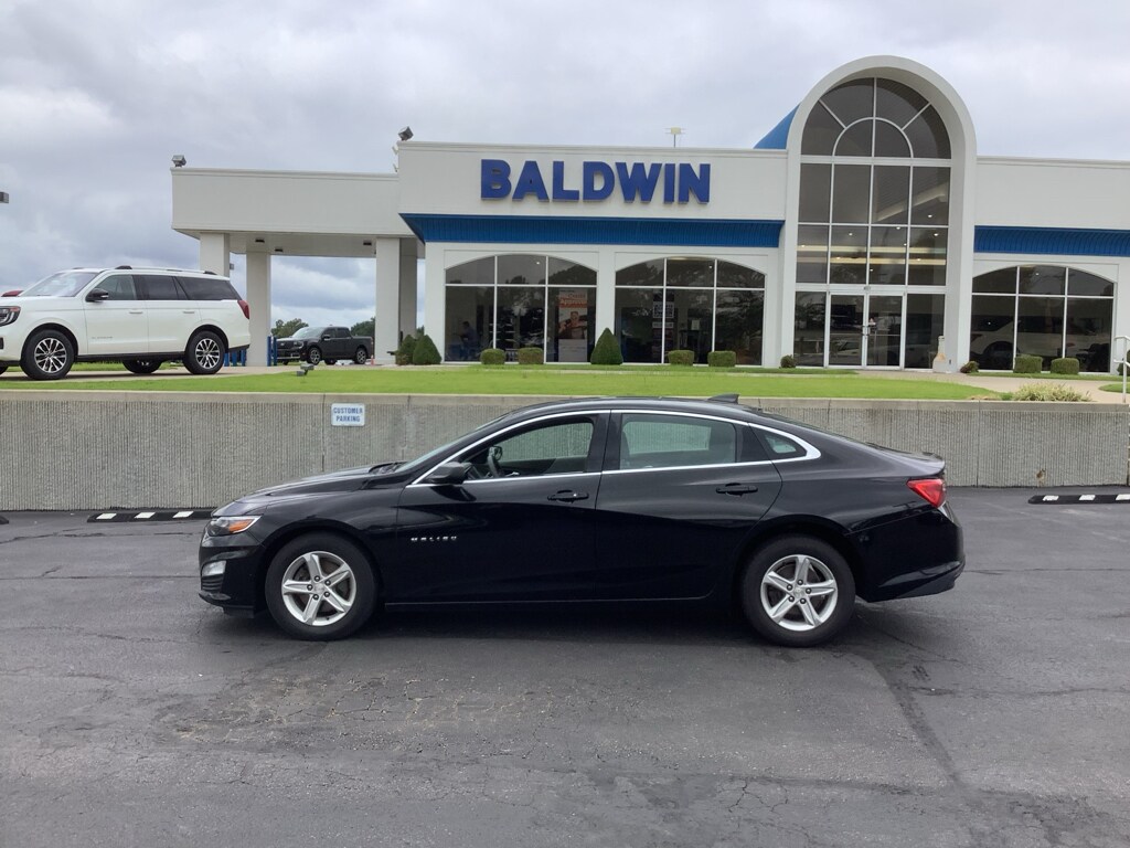 2020 Chevrolet Malibu LS photo 4