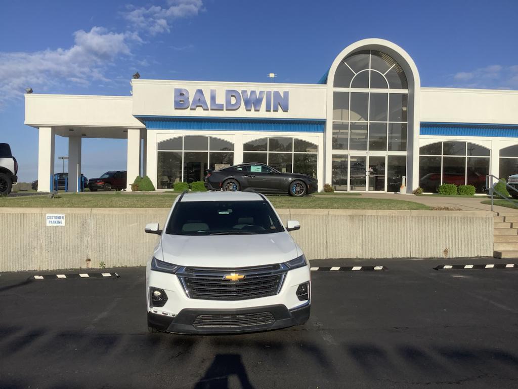 2023 Chevrolet Traverse Cloth photo 2