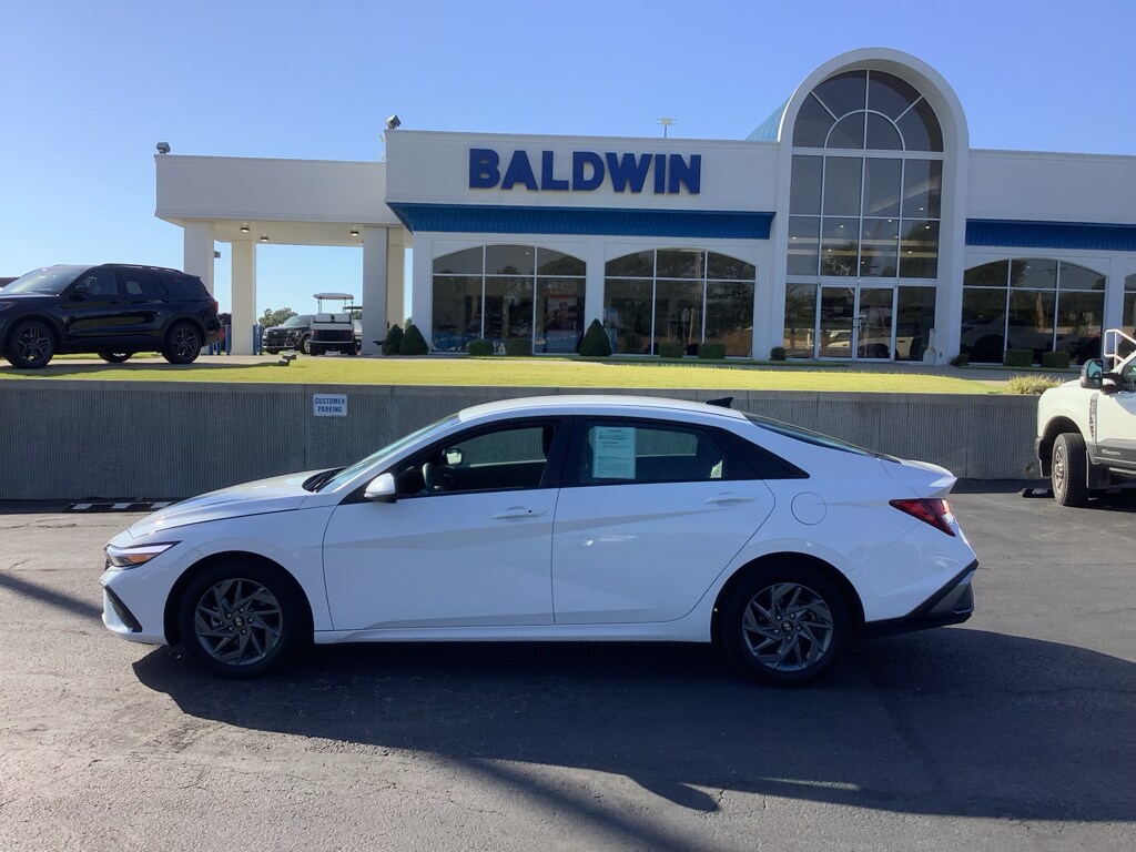 Used 2024 Hyundai Elantra SEL Sedan