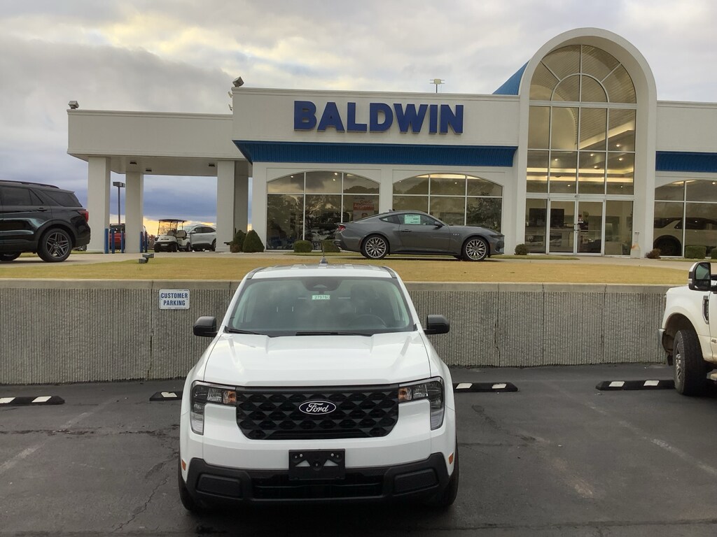 2025 Ford Maverick XL photo 2