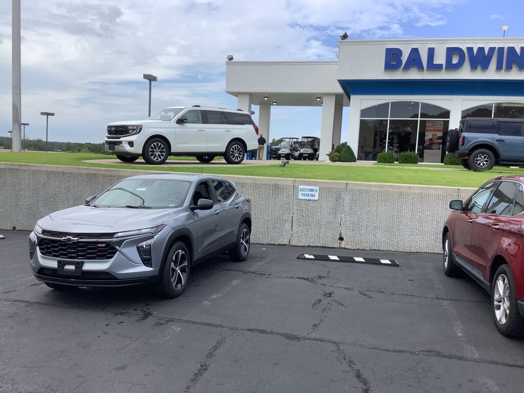 Used 2024 Chevrolet Trax Activ SUV