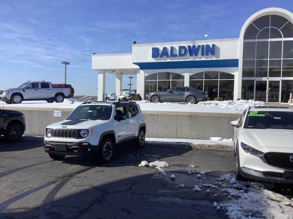 Used 2023 Jeep Renegade Trailhawk Sport Utility