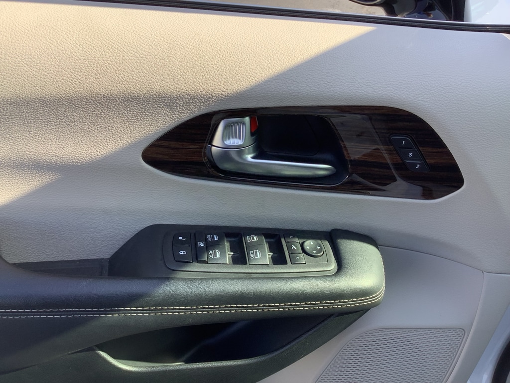 2023 Chrysler Pacifica Limited - Photo 13