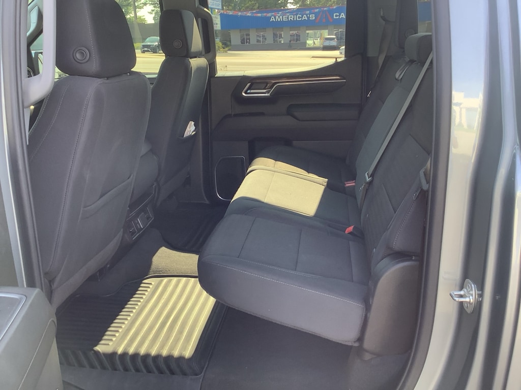 2025 Chevrolet Silverado 1500 LT - Photo 9