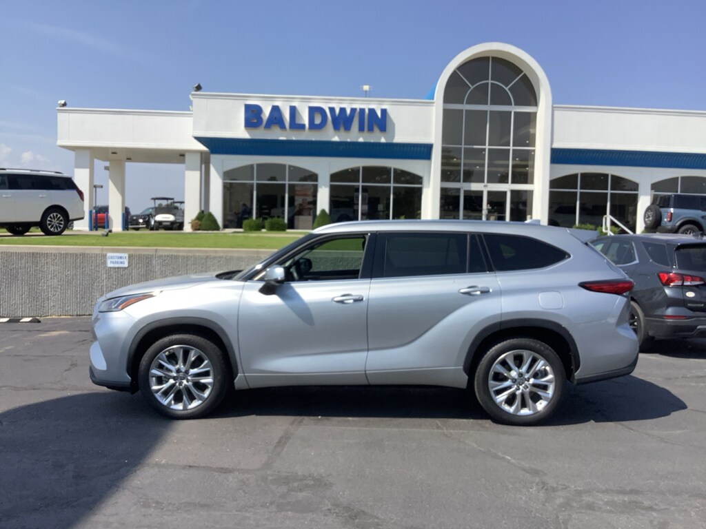 2023 Toyota Highlander Limited photo 4