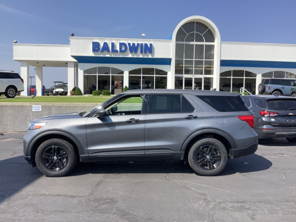 2023 Ford Explorer XLT photo 2