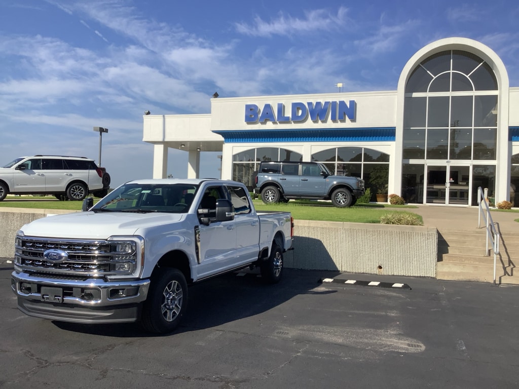 New 2026 Ford F-350 Lariat Truck Crew Cab