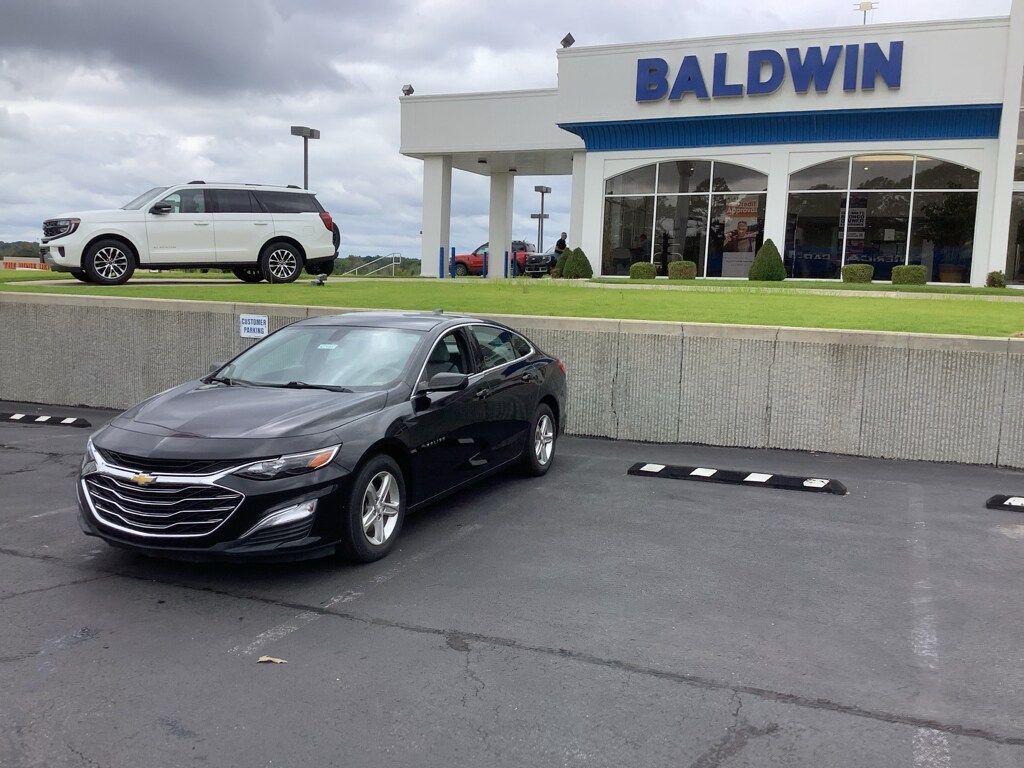 2020 Chevrolet Malibu LS photo 3