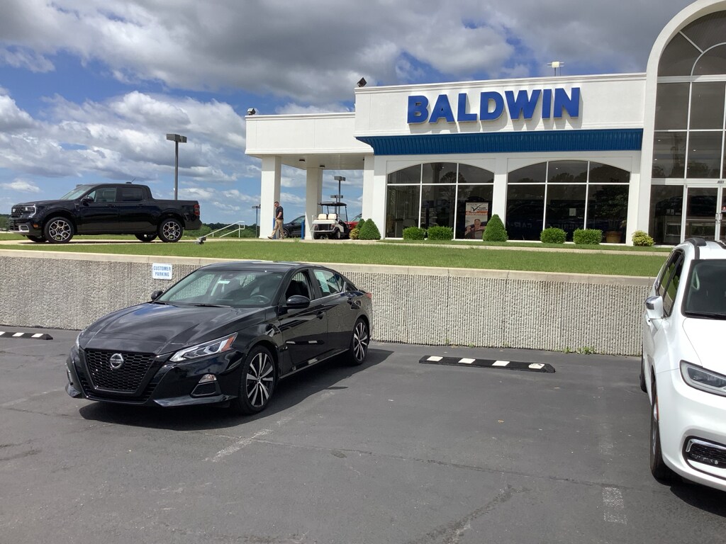 2021 Nissan Altima 2.5 SR photo 3