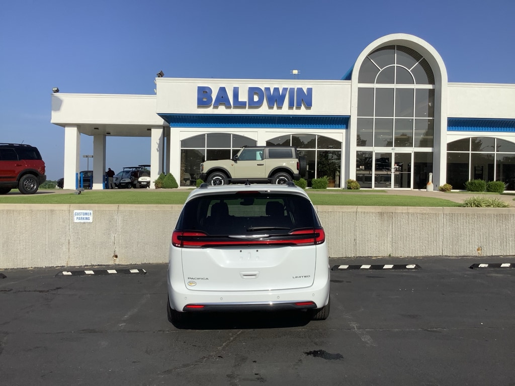 2023 Chrysler Pacifica Limited - Photo 6