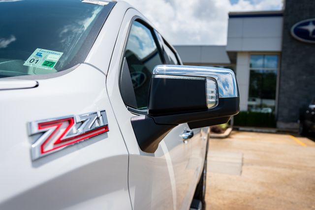 2024 Chevrolet Silverado 1500 LTZ - Photo 15